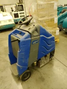 Used/As Is Windsor/Karcher Chariot iScrub 24SP 24" Disc Floor Scrubber - Picture 1 of 1