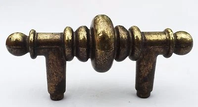 Tirador de cajón de manija de gabinete moderno de mediados de siglo de latón herrajes antiguos centros de 1,5” Foto 1 de 2