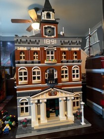 LEGO Creator Expert: Town Hall (