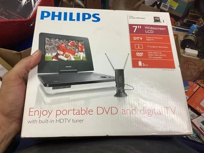 Philips Portable DVD Player 7"Widescreen LCD Digital TV Tuner Remote PET729/37 - Image 1 of 4