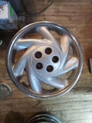 Tapacubos Chevrolet Cavalier 1995-1999 Foto 1 de 3