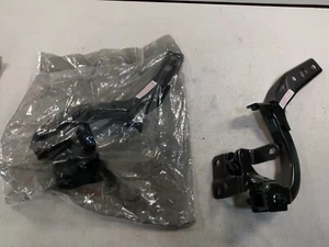 2019-2021 Honda Odyssey Tailgate Hinge Set OEM 68260-THR-A02ZZ, 68210-THR-A02ZZ - Picture 1 of 10