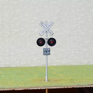 1 x OO / HO Scale railroad crossing signals LED made 2 target faces silver - Picture 1 of 4
