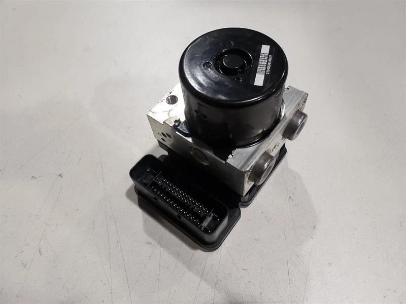 2009 BMW 135i E82 - Conjunto de sistema de freio antibloqueio compatível com 09-13 fabricante de equipamento original - 6790146 - Imagem 1 de 4