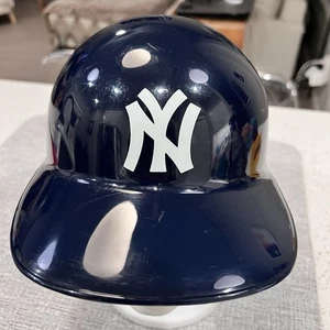 Casco da battuta souvenir vintage New York Yankees 1969 MLB Laich PULITO - Foto 1 di 5