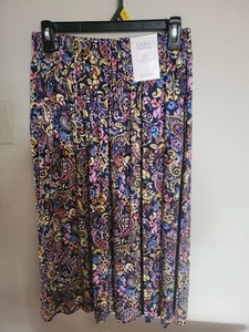 Women Skirt - Picture 1 of 2
