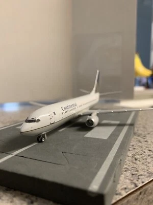 GeminiJets 250 escala diecast modelo Continental B737-8 Commerical Airliner N12216 Foto 1 de 4