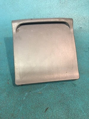 Caixa bandeja porta-moedas TOYOTA RAV4 MK2 2000-2005 - Imagem 1 de 2