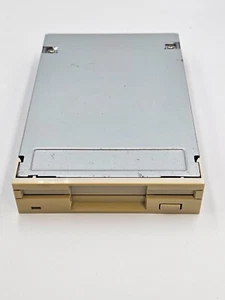 Mitsubishi MF355C-250MG 1.44Mb 3.5" Internal Floppy Disk Drive - Picture 1 of 6