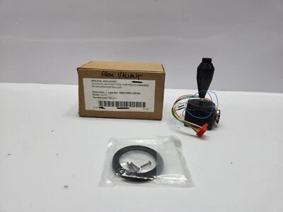 CH PRODUCTS JOYSTICK M21C051P-100D-GND - Image 1 of 4