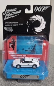 Johnny Lightning 1:64 Silver Screen James Bond 007 Diorama Lotus Espirit S1 - Picture 1 of 6