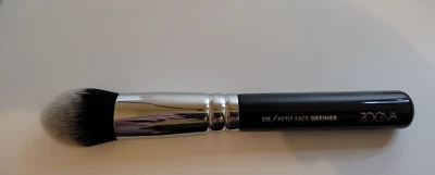 Zoeva 135 Petit Face Definer Brush BRAND NEW IN VINYL CASE - Image 1 of 4