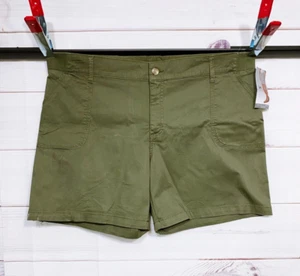 Lee Riders Womens Mid-Rise Short Size 22M Regular Fit Olive Green Pockets - Picture 1 of 10