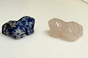 Two Figurines Ornaments Frog Natural Stones Rose Quartz and Blue Spot - Picture 1 of 10