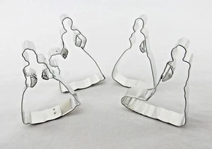 Tagliabiscotti da sposa, set di 4 ~ forme di abito da sposa, latta rotonda ~ #1814 - Foto 1 di 10