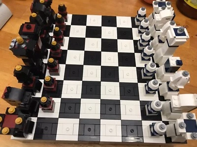 Lego 40174 Iconic Chess & Checkers Set Incomplete - Image 1 of 4