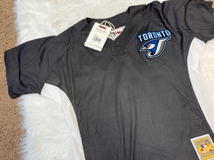 Toronto Blue Jays Mitchell & Ness Roy Halladay Men's Size Medium Baseball Jersey - Picture 1 of 10
