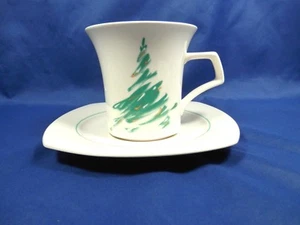 Set (s) of 4 Coffee Cups Mugs & Saucers EVERGREEN Nikko Japan - Picture 1 of 4