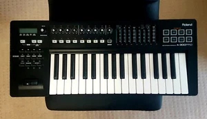 ROLAND A-300 PRO MIDI CONTROLLER - TESTED - CURRENTLY RUNNING CUBASE - Picture 1 of 5