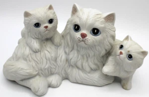 Vintage Homco Ceramic White Mama Cat with Two Kittens Figurine 1412 - Picture 1 of 3