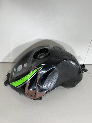 2016 09-23 Kawasaki ZX636 ZX6R Ninja 636 Gas Fuel Tank Petrol Reservoir Cell OEM - Image 1 of 4