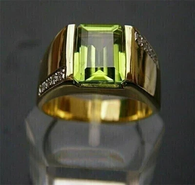 Anillo de compromiso de peridoto de corte esmeralda de 3 quilates creado en laboratorio enchapado en oro amarillo de 14 quilates para hombre Foto 1 de 4