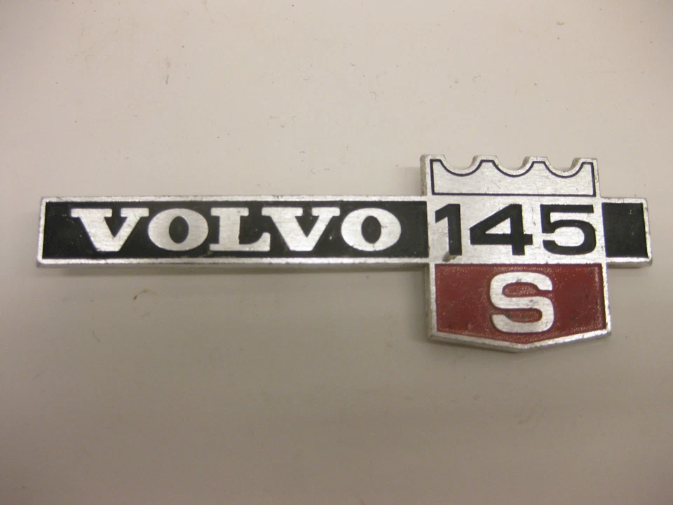 1971 VOLVO 145 S EMBLEM 72 73 70 69 74 76 ALSO COOL CAR ART 2 VOLVO 145S EMBLEM - Image 1 of 4