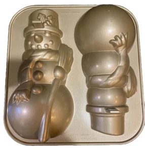 Nordic Ware 10 Cup 3D Snowman Cake Baking Pan Mold Cast Aluminum Made In USA - Picture 1 of 6