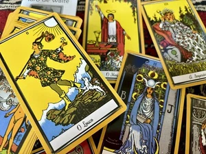 Tarô Rider Waite Português Brasil deck Brazilian Portuguese Tarot Deck RWS Rare - Picture 1 of 8