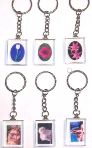 LOTTO DI 6,12--- PORTACHIAVI "DESIGN CASUALE" FOTO IN VETRO--KC2713B - Foto 1 di 6