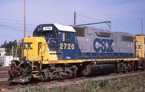 Diapositiva originale: CSXT GP38-2 2720 a Lansdale, PA - ex Conrail - Foto 1 di 1