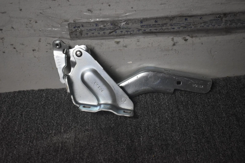 Nissan Sentra 2013-2019 capó bisagra fabricante original Foto 1 de 4