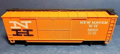 RoCo HO SCALE: NH NEW HAVEN 36100 BoxCar Vintage. Orange - made in Austria  - Image 1 of 4