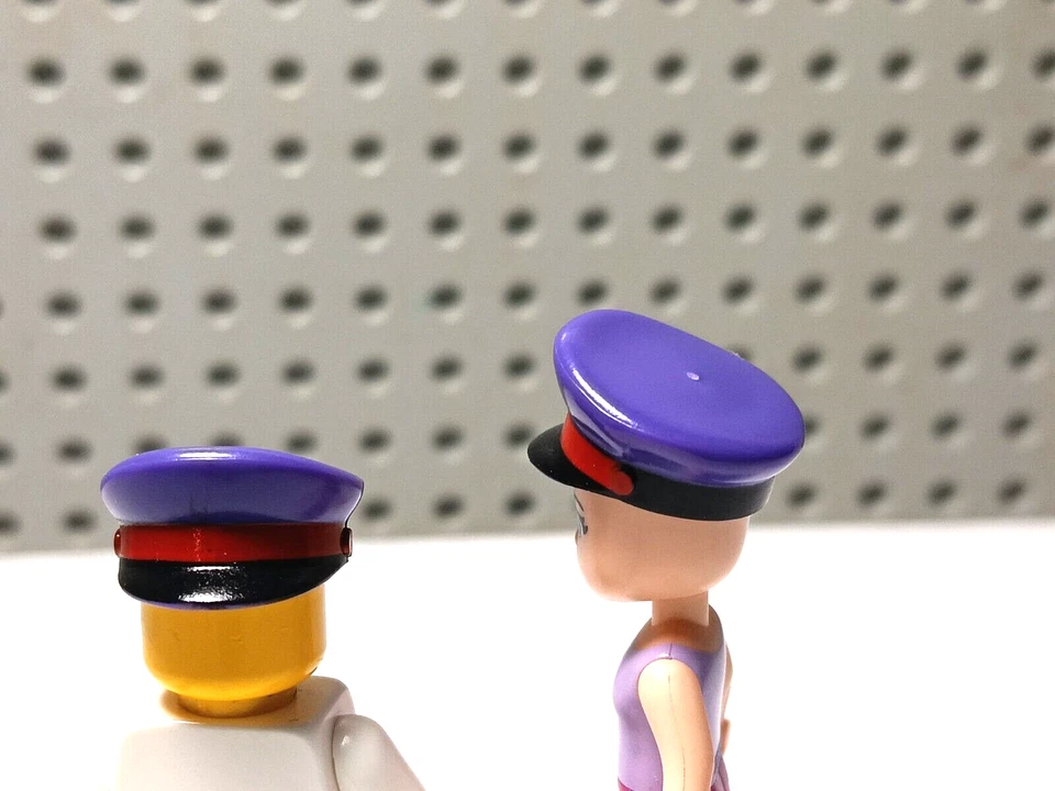 LEGO Púrpura Tapa Cabina Bus Driver Stan Conductor Negro Bill Rojo Conductor Amigos Foto 1 de 1