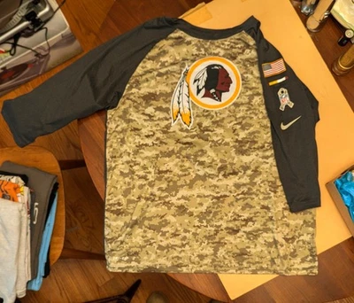 ВАШИНГТОН REDSKINS NIKE ФУТБОЛКА НА ПОЛЕ САЛЮТ НА СЛУЖБУ МУЖСКАЯ РУБАШКА XL    - Изображение 1 из 3