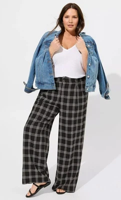 NWT TORRID Size 14 WIDE LEG STUDIO CREPE HIGH-RISE BUTTONED UP PLAID PANTS BLACK - Image 1 of 4