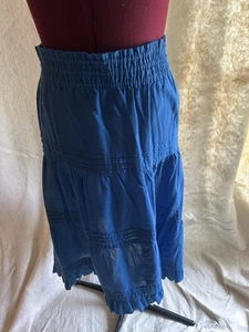 Women/ peasant/western skirt. adjustable waistband. Striking design - Picture 1 of 5
