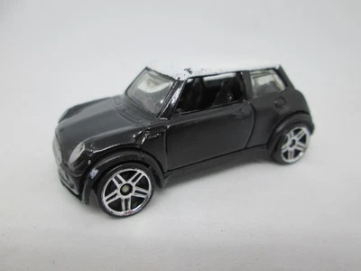 Mini Cooper 2001 Hot Wheels de 2005 Mainline Malaysia Variant Foto 1 de 4