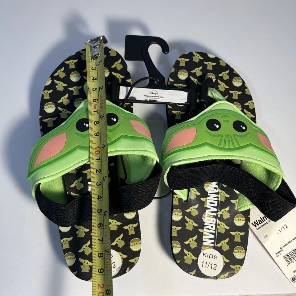 Sandálias infantis chinelos Star Wars Yoda tamanho 11/12 sapatos de verão praia menino menina - Imagem 1 de 4