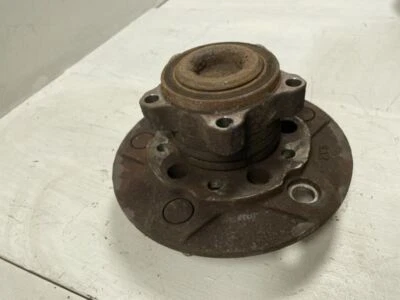 Buje de cojinete de rueda delantera derecha Ford Transit 150 XLT 2015 de fábrica Foto 1 de 4