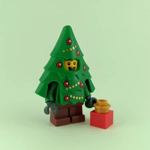 Lego Christmas Tree Kid Minifigure with Red and Gold Gift - Picture 1 of 6