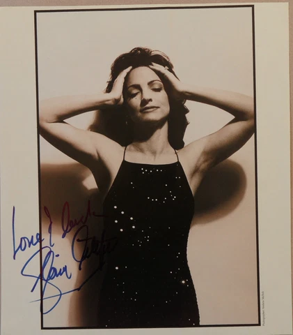 GLORIA ESTEFAN Signed 11x10 Picture DOCTOR BEAT COA Cover
