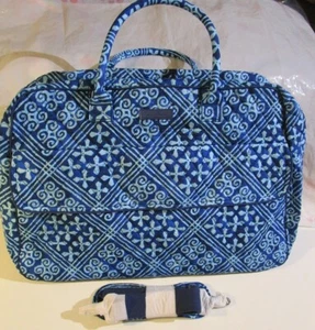 VERA BRADLEY Grand Traveler Bag Luggage Travel College CUBAN TILES Blue Geo $120 - Picture 1 of 7