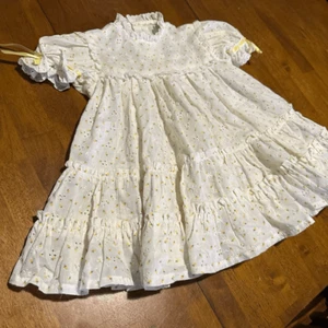 Vintage Handmade Baby Girls Cottage Yellow Floral Embroidered Eyelet Dress 12M - Picture 1 of 8
