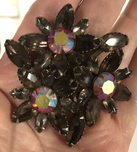 Vintage rhinestone brooch faceted flowers unknown maker beautiful smoky color - Picture 1 of 22