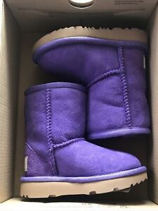 NEW UGG Toddler GIRLS 6 Purple VBLM CLASSIC SHORT II WATERPROOF SUEDE BOOTS