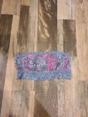 Bralette bandeau rosa Victoria's Secret estampado guepardo mediano Foto 1 de 4