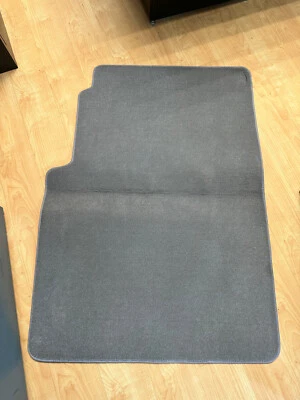 Alfombra para compartimento de equipaje DMC DeLorean (gris) Foto 1 de 4