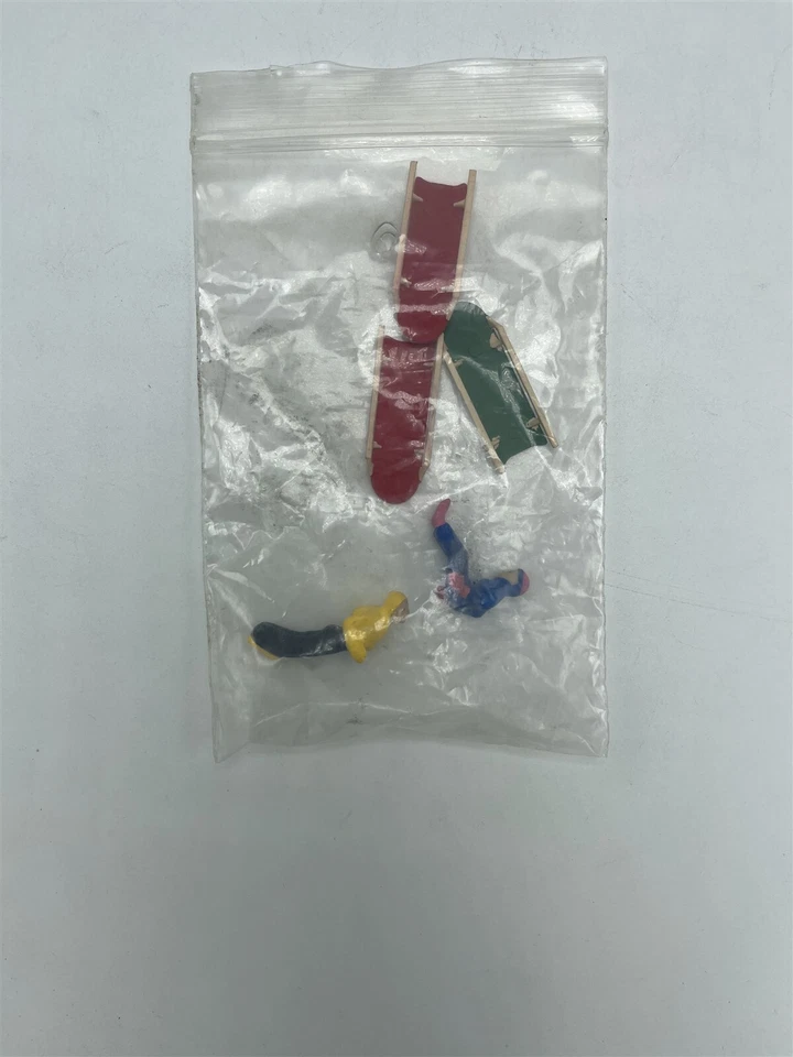 People on Sleighs (out of package) 6056 - Image 1 of 1