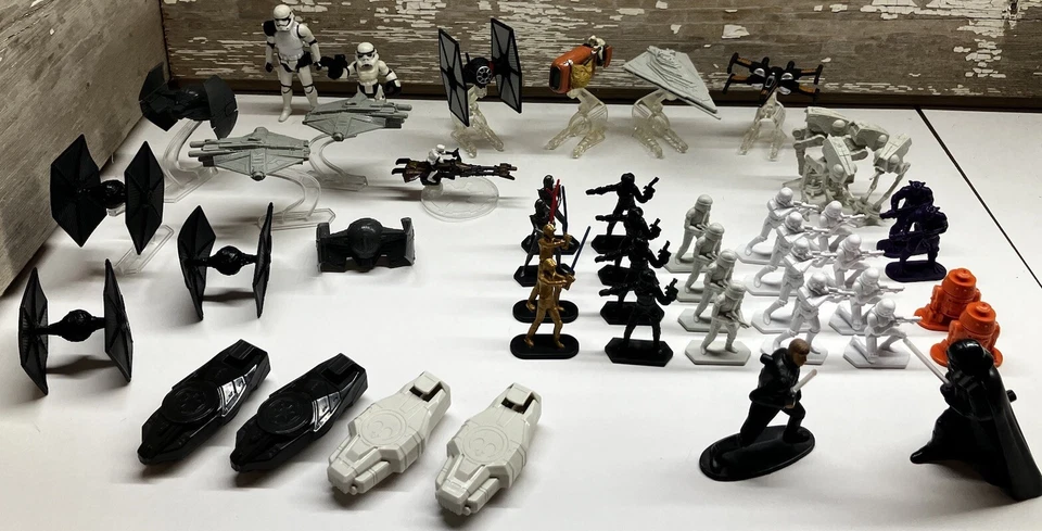 Star Wars Lote De 48 Diecast Matchbox Command Mini Storm Troopers Foto 1 de 4